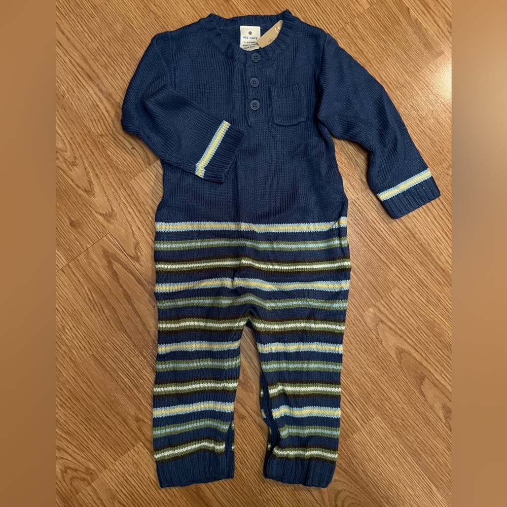 NWT Old Navy Sweater One piece 6-12 months